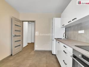 Prodej bytu 2+1, Ostrov, Mánesova, 69 m2