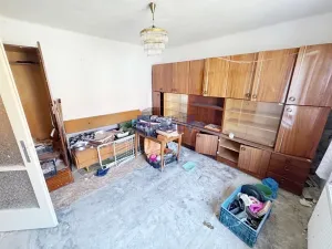Prodej podílu pozemku pro bydlení, Pouzdřany, Hlavní, 902 m2