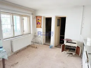 Prodej podílu pozemku pro bydlení, Pouzdřany, Hlavní, 902 m2