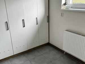 Pronájem skladu, 781 m2