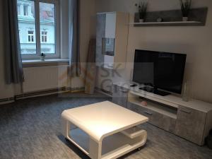 Pronájem atypického bytu, Karlovy Vary - Rybáře, Sokolovská, 45 m2