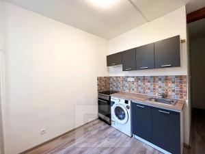 Pronájem bytu 2+1, Karlovy Vary, Koptova, 53 m2