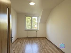 Prodej bytu 3+1, Měčín, Sadová, 84 m2