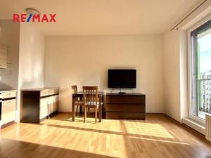 Pronájem bytu 1+kk, Praha - Malešice, Nad úžlabinou, 36 m2
