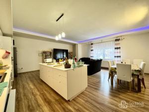 Pronájem bytu 4+kk, Sokolov, Boženy Němcové, 92 m2