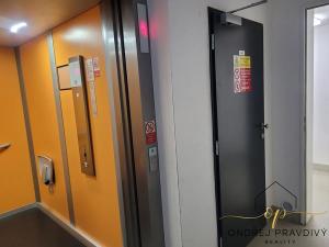 Pronájem garážového stání, Dobřichovice, Anežky České, 18 m2