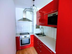 Pronájem bytu 1+kk, Praha - Holešovice, Osadní, 77 m2