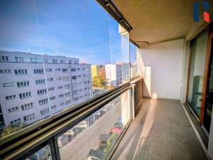 Pronájem bytu 1+kk, Praha - Holešovice, Osadní, 77 m2