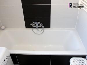 Pronájem bytu 2+kk, Karlovy Vary - Dvory, K. Kučery, 57 m2