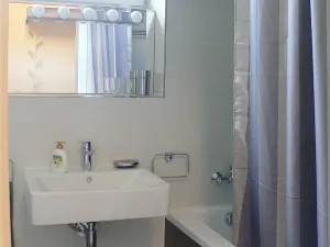 Pronájem bytu 1+kk, Praha - Malešice, Počernická, 42 m2