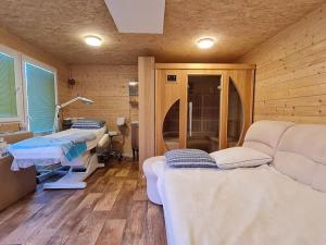 Prodej bytu 1+kk, Květnice, K Dobročovicům, 49 m2