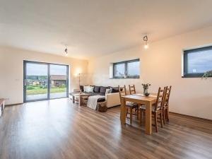 Prodej rodinného domu, Kornatice, 270 m2