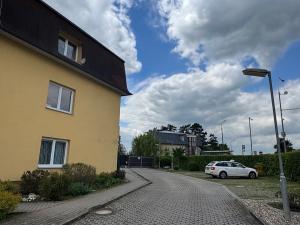 Prodej bytu 2+kk, Černošice, Slunečná, 54 m2