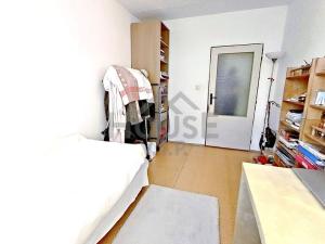 Prodej bytu 2+kk, Praha - Horní Měcholupy, Neapolská, 45 m2