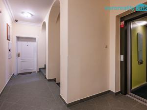 Pronájem bytu 2+1, Karlovy Vary, Libušina, 65 m2