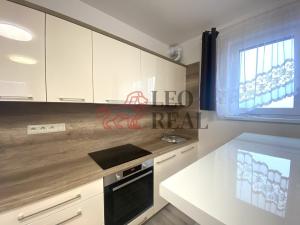 Pronájem bytu 1+kk, Praha - Lipence, Oddechová, 35 m2