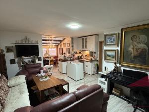 Prodej obchodního prostoru, Sušice - Sušice II, Příkopy, 135 m2