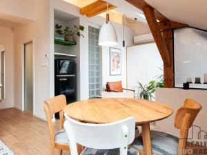 Pronájem bytu 1+kk, Praha - Bubeneč, Čs. armády, 52 m2