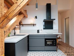 Pronájem bytu 1+kk, Praha - Bubeneč, Čs. armády, 52 m2