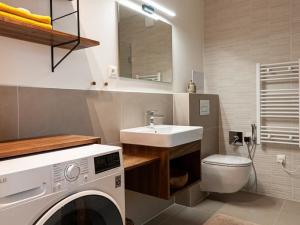 Pronájem bytu 1+kk, Praha - Bubeneč, Čs. armády, 52 m2