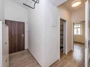 Pronájem bytu 2+kk, Praha - Košíře, Pod Kavalírkou, 43 m2
