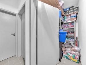 Prodej bytu 2+kk, Praha, U konečné, 61 m2