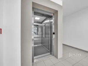 Prodej bytu 2+kk, Praha, U konečné, 61 m2