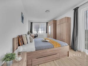 Prodej bytu 2+kk, Praha - Dolní Počernice, U konečné, 61 m2