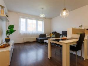 Prodej bytu 2+kk, Praha - Kyje, Farkašova, 48 m2