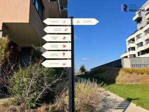 Pronájem bytu 1+kk, Praha - Dolní Měcholupy, Honzíkova, 27 m2