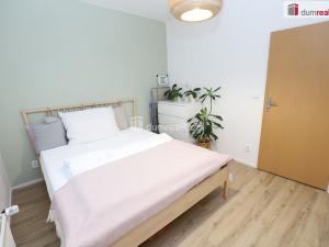 Prodej bytu 2+1, Mariánské Lázně - Úšovice, Kubelíkova, 49 m2