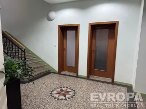 Pronájem kanceláře, Liberec - Liberec II-Nové Město, Chrastavská, 130 m2