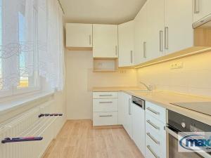 Prodej bytu 3+1, Bukovina nad Labem, 62 m2