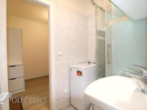 Pronájem bytu 1+kk, Brno - Starý Lískovec, Dunajská, 33 m2