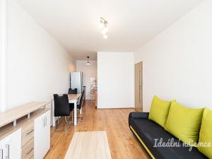 Pronájem bytu 2+kk, Praha - Kobylisy, Šiškova, 45 m2