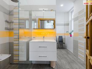 Prodej restaurace, Karlovy Vary - Sedlec, Merklínská, 700 m2