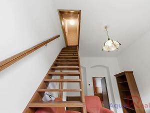 Prodej bytu 4+1, Karlovy Vary, Moskevská, 102 m2