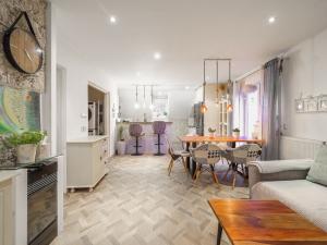 Prodej bytu 4+kk, Karlovy Vary, Pražská silnice, 98 m2