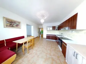 Pronájem bytu 3+1, Trnava, 92 m2