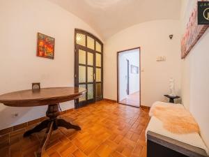 Prodej rodinného domu, Roztoky, 300 m2