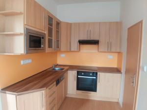 Pronájem bytu 1+1, Tábor, 9. května, 47 m2