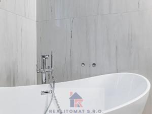 Prodej bytu 4+kk, Praha - Komořany, Pod lesem, 127 m2