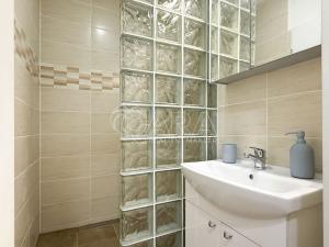 Pronájem bytu 1+kk, Praha - Střížkov, Rumburská, 33 m2