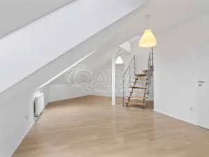 Pronájem bytu 3+kk, Praha - Vysočany, Spojovací, 91 m2