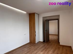 Pronájem bytu 2+kk, Žatec, náměstí 5. května, 61 m2