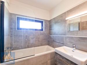 Pronájem bytu 2+kk, Praha - Čimice, Hrašeho, 74 m2