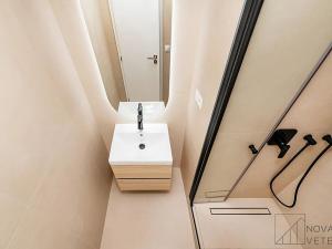 Prodej bytu 4+kk, Praha - Holešovice, Na Maninách, 95 m2