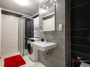 Pronájem bytu 2+kk, Hradec Králové - Třebeš, Ve Stromovce, 59 m2