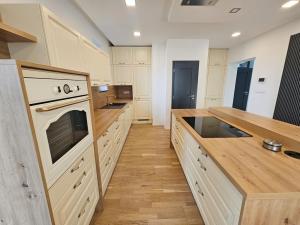 Pronájem rodinného domu, Praha - Hostivař, Herbenova, 243 m2