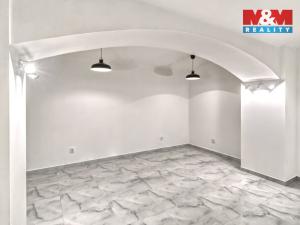 Prodej obchodního prostoru, Praha, Víta Nejedlého, 72 m2
